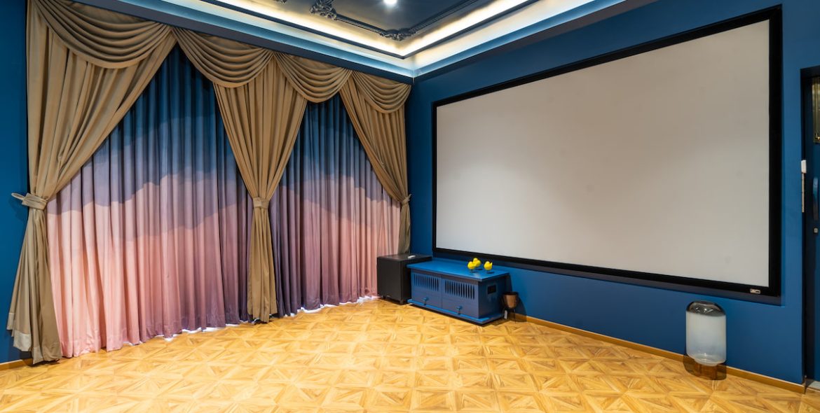 How to Choose Designer Curtains for Your Living Room